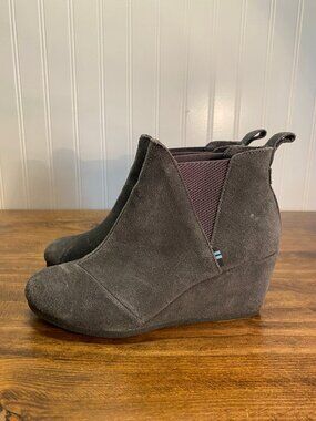 TOMS - Suede Wedge Ankle Booties - Gray Chelsea Comfort Boots - Women's Size 6.5